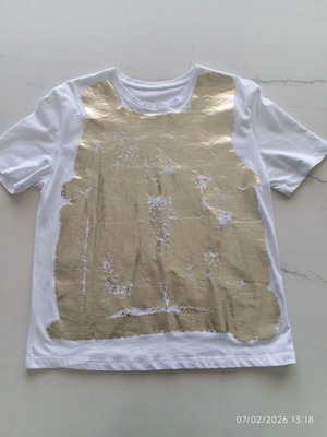 Zara blouse with metallic gold print like new, size S