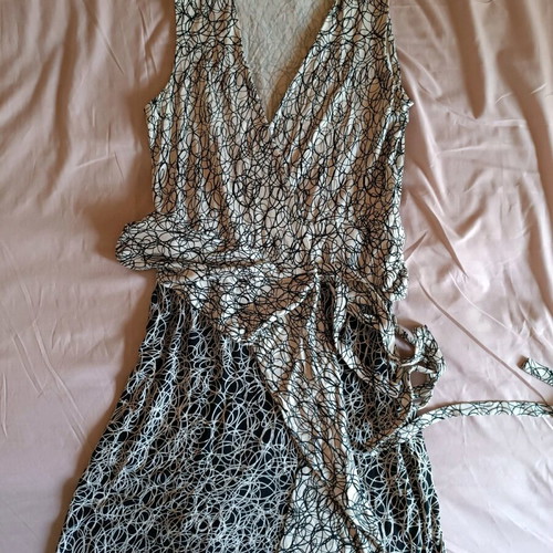 Diane von Furstenberg cocktail dress silk, like new, size S