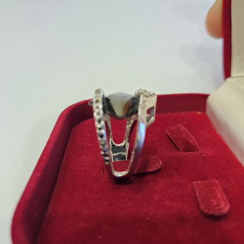 Ring with black accent used
