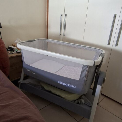 Kikka Boo Nanna baby cot like new with storage and mosquito net