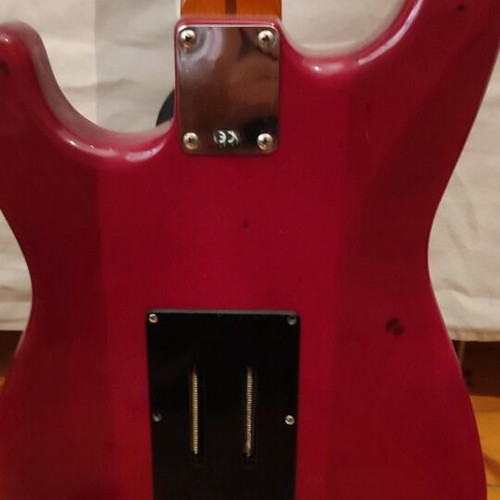Stratocaster guitar with EMG like new, with case