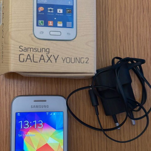 Samsung Galaxy Young 2 like new smartphone with box and charger