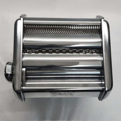 Titania pasta machine new, manual with cutter