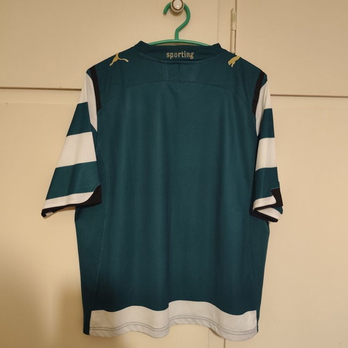 Sporting Lisbon football jersey, size M