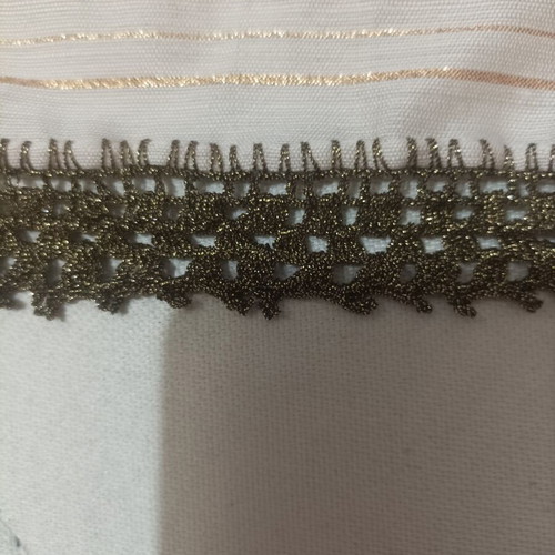 Embroidered table runner 34x19 cm with handmade lace edges