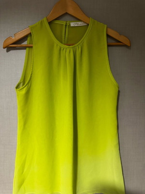 Please blouse green like new, size S