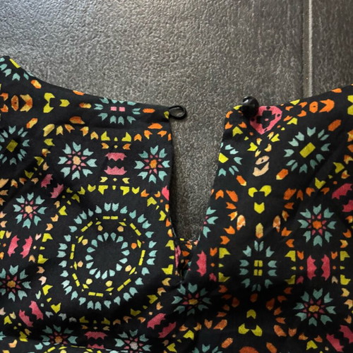Black short-sleeve dress like new with colorful boho geometric pattern