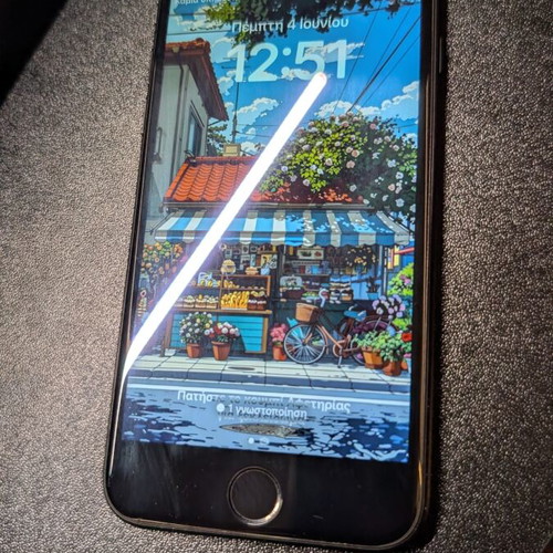 Iphone SE 2020 128GB used with battery health 100% and broken back