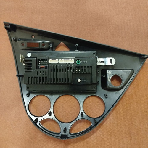 Ford Focus screen 1998-2004 with panel used, GPS and USB
