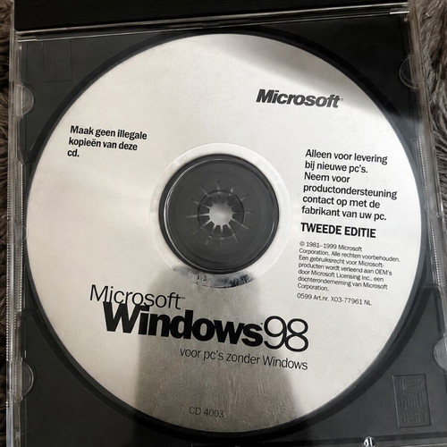 Microsoft Windows 98 Second Edition OEM CD used, retro PC