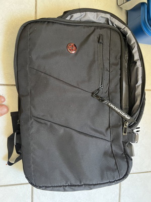 Swiss backpack σαν καινούργια με πολλές θήκες για λάπτοπ