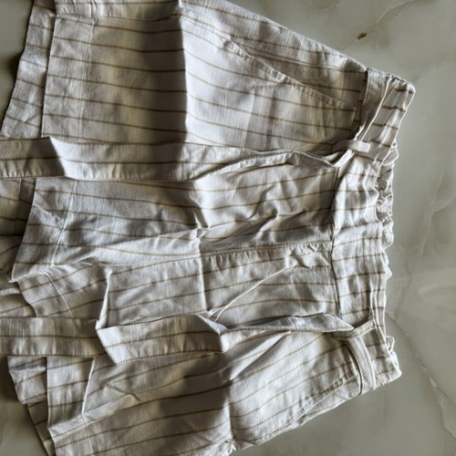 Summer shorts like new, white and beige