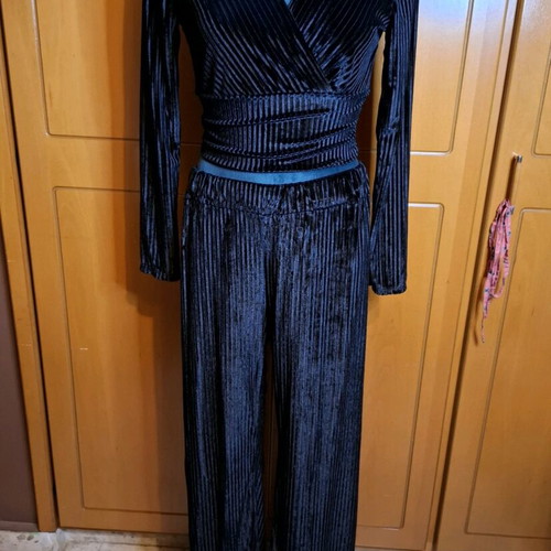 J. mood Italian set 2 pieces new, black, size S-M