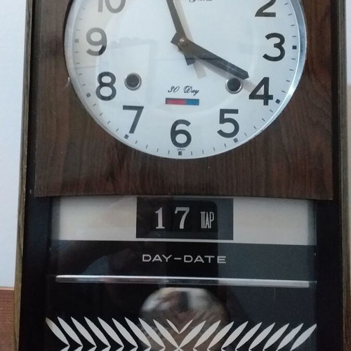 Rhythm Gloria Japanese collectible wall pendulum clock used analog