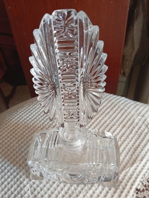 Vintage crystal perfume bottle with fan-shaped stopper, Art Deco style