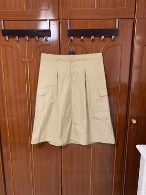 H&M cargo skirt with 2 pockets, beige, size L