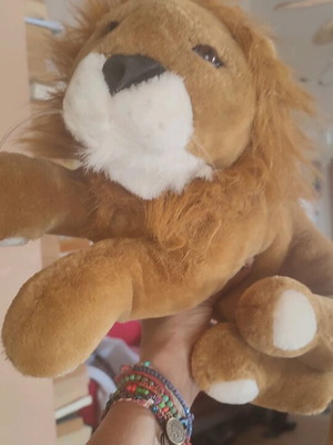 Stuffed animal lion medium sized like new