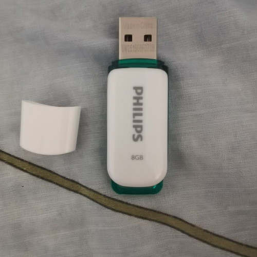 Philips Snow USB Stick 8GB like new