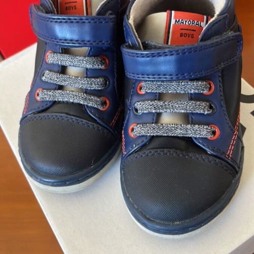 Mayoral boots size 22 like new with bicycle detail