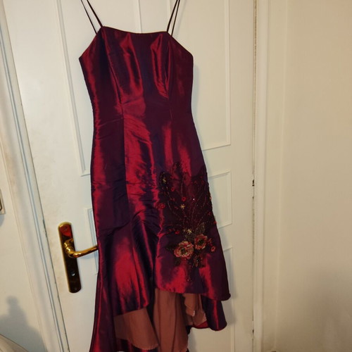 Asymmetric evening dress taftas purple like new with lace and pearls