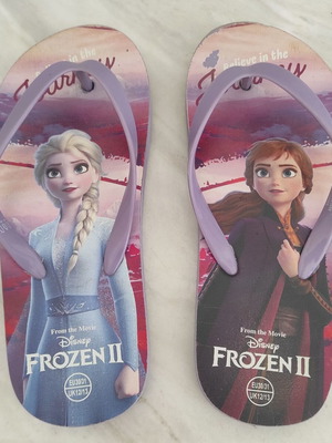 Disney Frozen II children's flip-flops size 30-31 used, multicolor