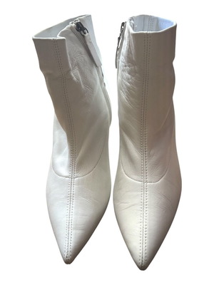 Ankle white boots 37