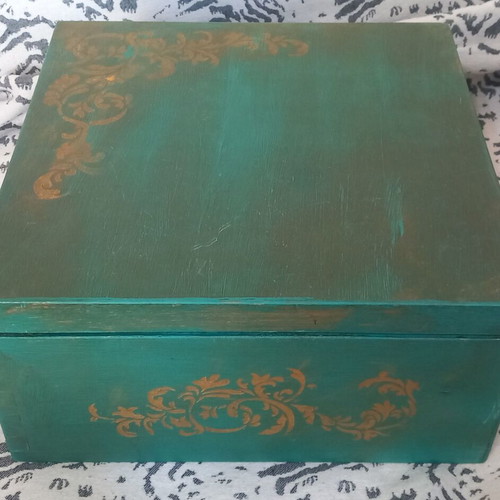 Wooden box used 30×30×14.5 hand painted