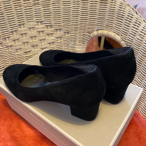 Tamaris black suede pumps like new, size 40