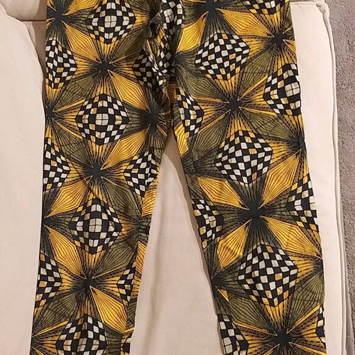 Italian pants with designs like new, size 44