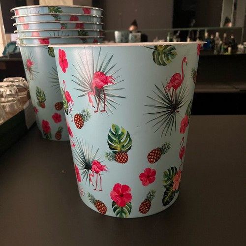 Flamingo buckets like new, set of 7 pieces