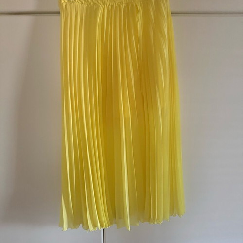 Zara skirt with built-in shorts and two slits like new, yellow, XS