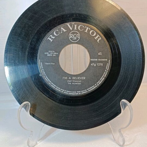 The Monkees I'm a Believer 45 RPM record used with RCA Victor sleeve
