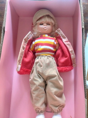 Vintage doll Beba Apergi new, sings and talks