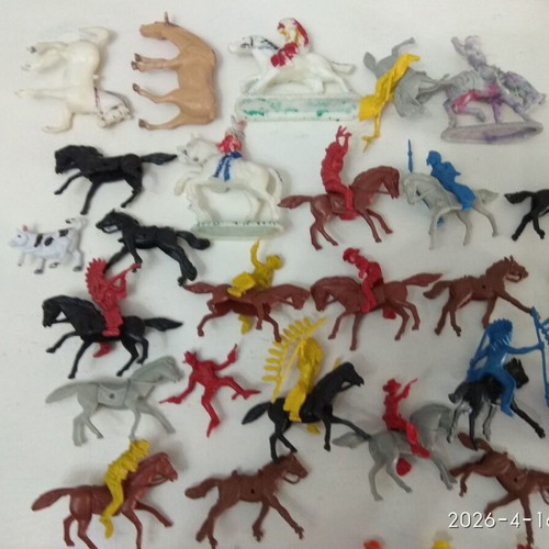 Military toy collection like new with cowboys, Indians and horses