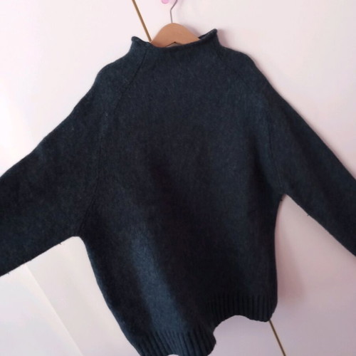 Calvin Klein blue pullover like new, size L