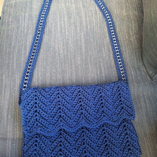 Handmade blue knitted shoulder bag used with silver chain