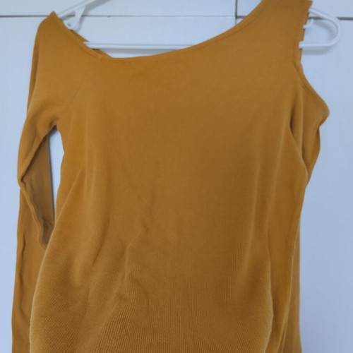 Terranova cotton off-shoulder blouse like new, small medium, mustard