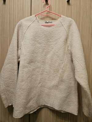 Zara white pullover like new, loose fit, size S
