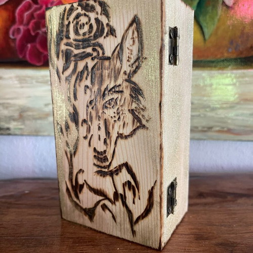 Wooden box with pyrography and gold dust, new