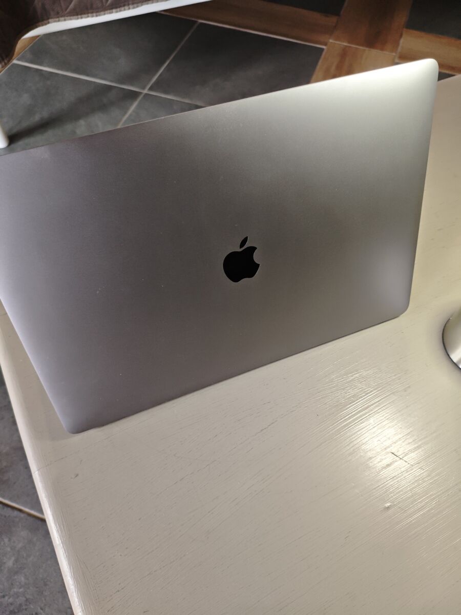 MacBook Pro 15 ιντσών 2018 σαν… - € 500,00 - Vendora.gr