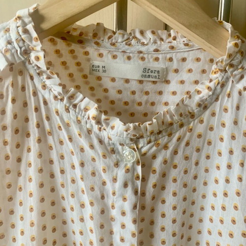 Sfera shirt used, white with polka dots and mother-of-pearl buttons, size M