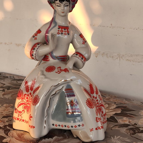Porcelain figurine "Rushnichok", ZHK, Polonne Art Ceramics Factory, Ukraine