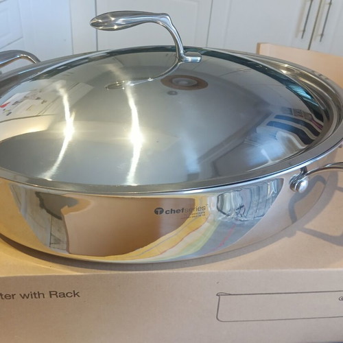 Tupperware Oval Roaster with Rack new