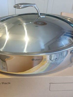 Tupperware Oval Roaster with Rack new