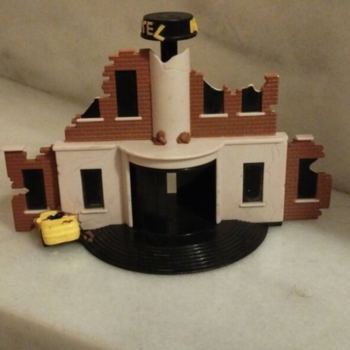 Vintage Micro Machines Motel Mayhem Play Set used, very good condition