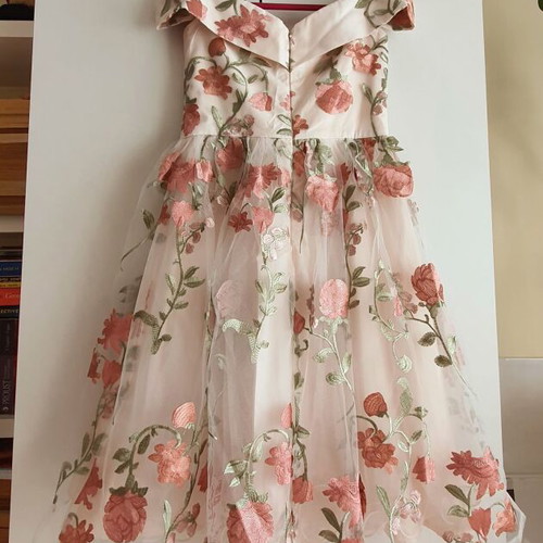 Dress with embroidered flowers new, size S, Chi Chi London