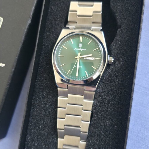 Men's wristwatch, silver