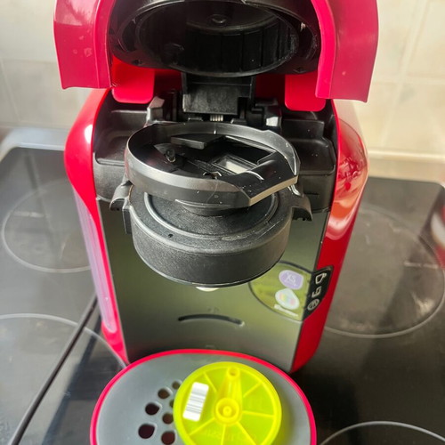 Bosch TAS1201 Tassimo Espresso Coffee Maker like new, red