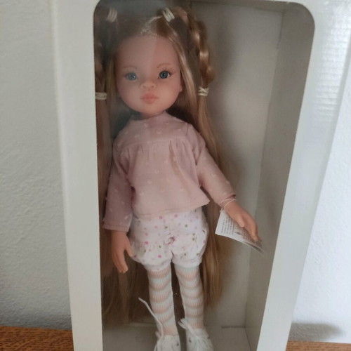 Paola Reina doll new Manika