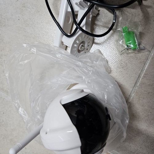 Srihome SH020 Wireless IP Camera 1296P Pan Tilt Night Vision like new